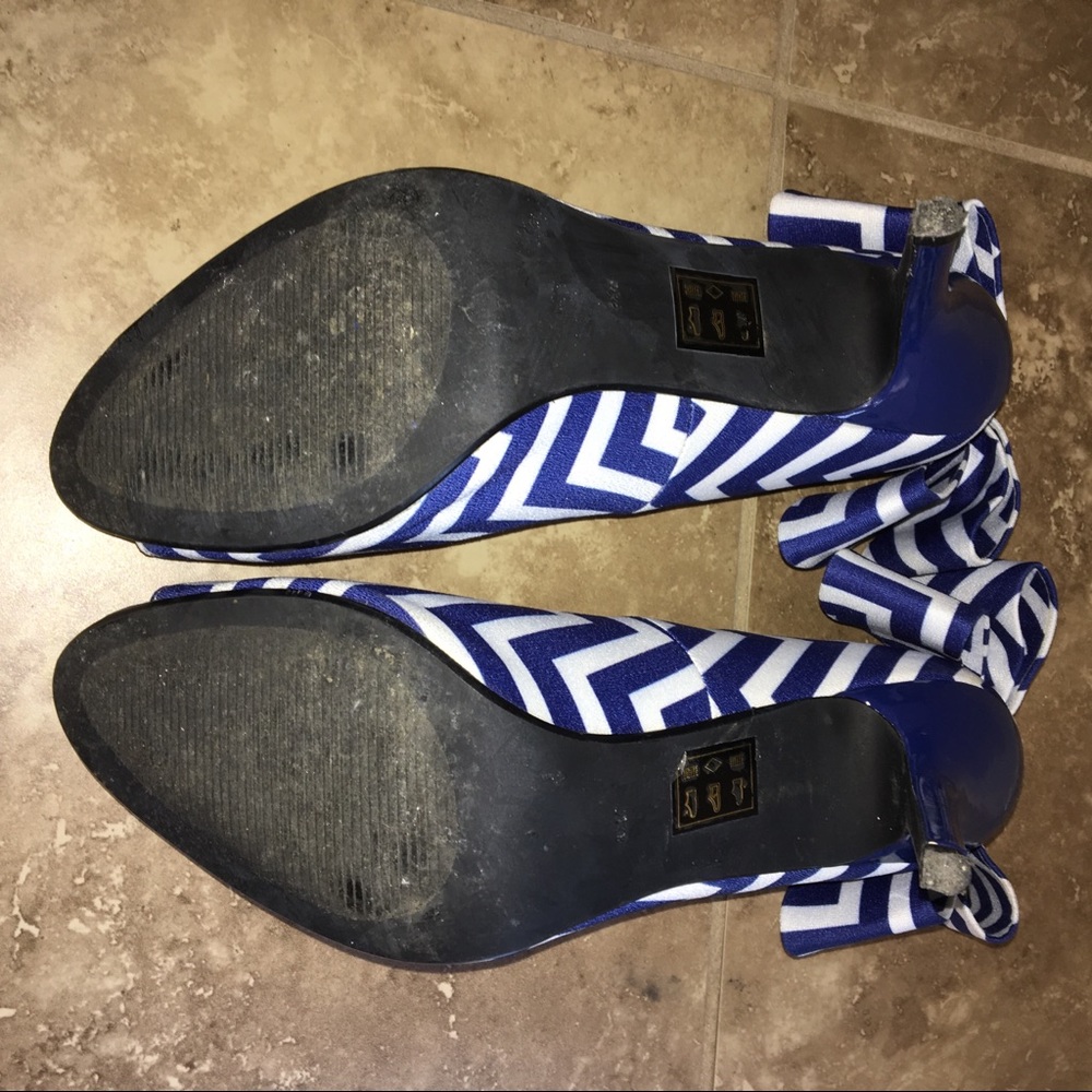🎉HOST PICK🎉 Zigzag bow heels 💙 - Picture 7 of 7